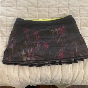 Lululemon pace setter size 8 tennis skirt